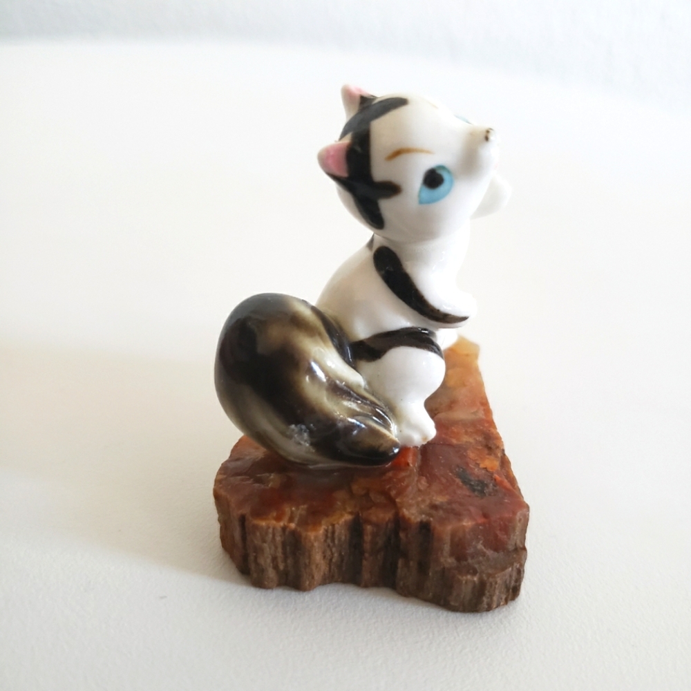 #Squirell Mini Porcelain Collectable Figurune Holland Showlow